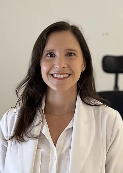 Dra. Bruna Oliveira Vitor